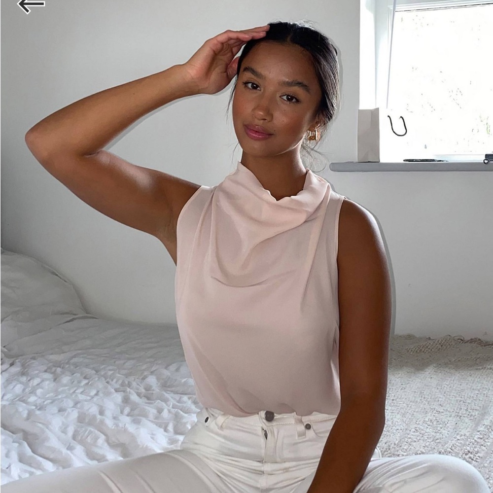 SOLD 🚫🚫🚫 Blush colored drape top